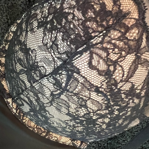 Victoria's Secret Black Lace Push-Up Bra - Picture 5 of 6